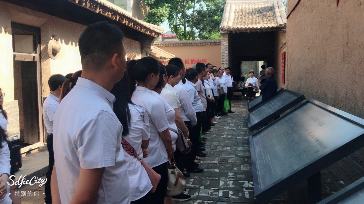 陜西黑貓黨委組織預(yù)備黨員參加韓城市兩新 組織開展的“守初心、擔(dān)使命、聽黨話、 跟黨走”主題黨建活動
